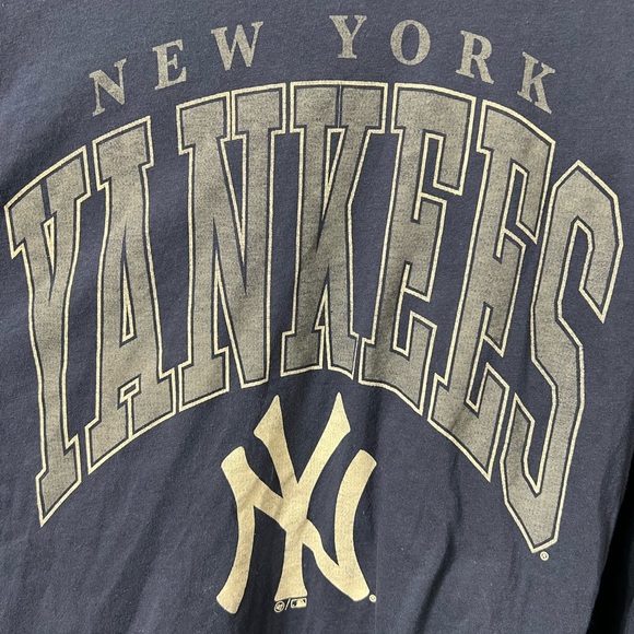 New York Yankees 47’ Brand Navy Long Sleeve Shirt - Picture 3 of 8